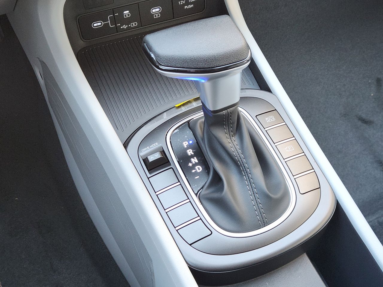 New 2026 C5G Gray Hyundai SE FWD image 18