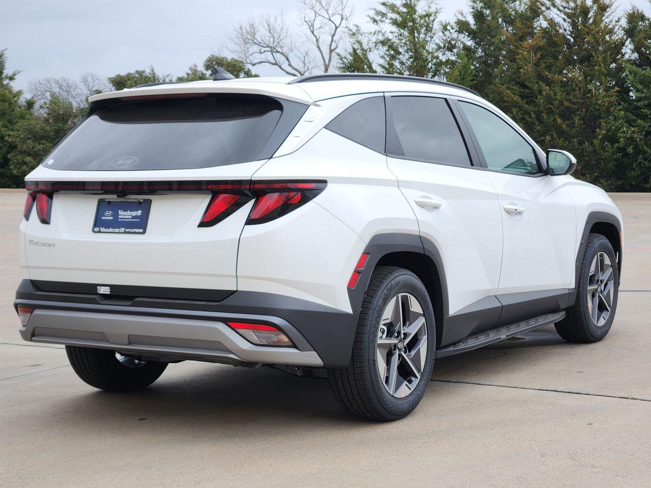 New 2026 W6H White Hyundai SEL FWD image 4