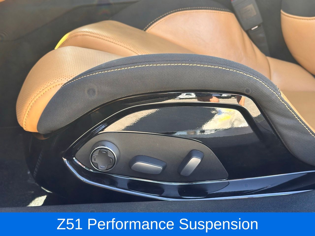 Used 2020 Zeus Bronze Chevrolet Stingray 3LT image 17