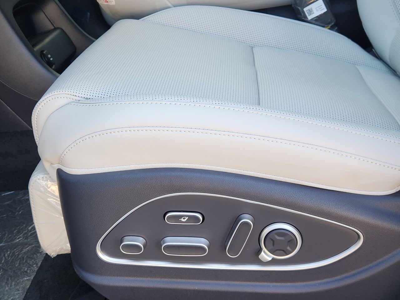 New 2026 WC9 White Hyundai Calligraphy image 23