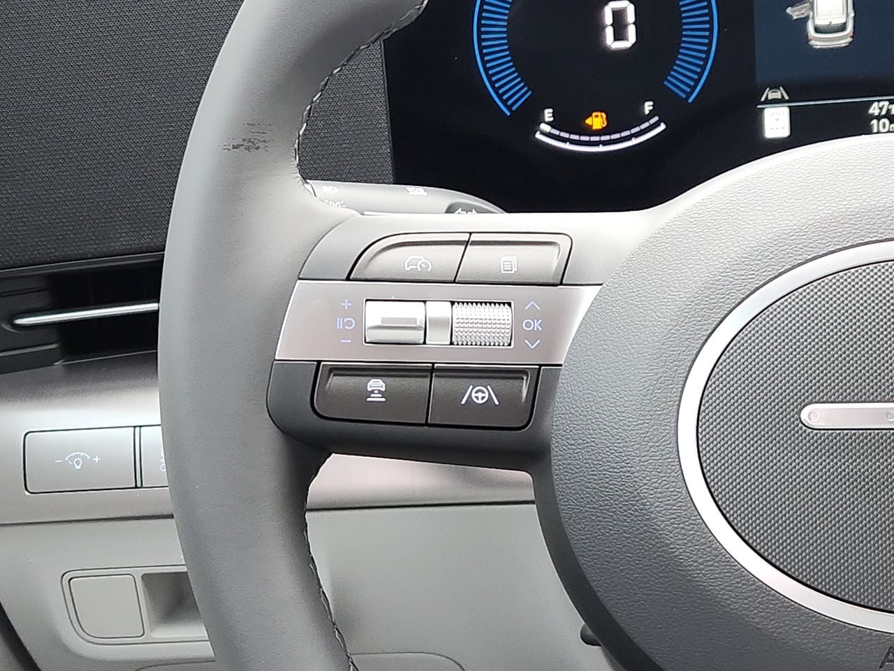 New 2026 PE2 Gray Hyundai SEL Sport FWD image 26