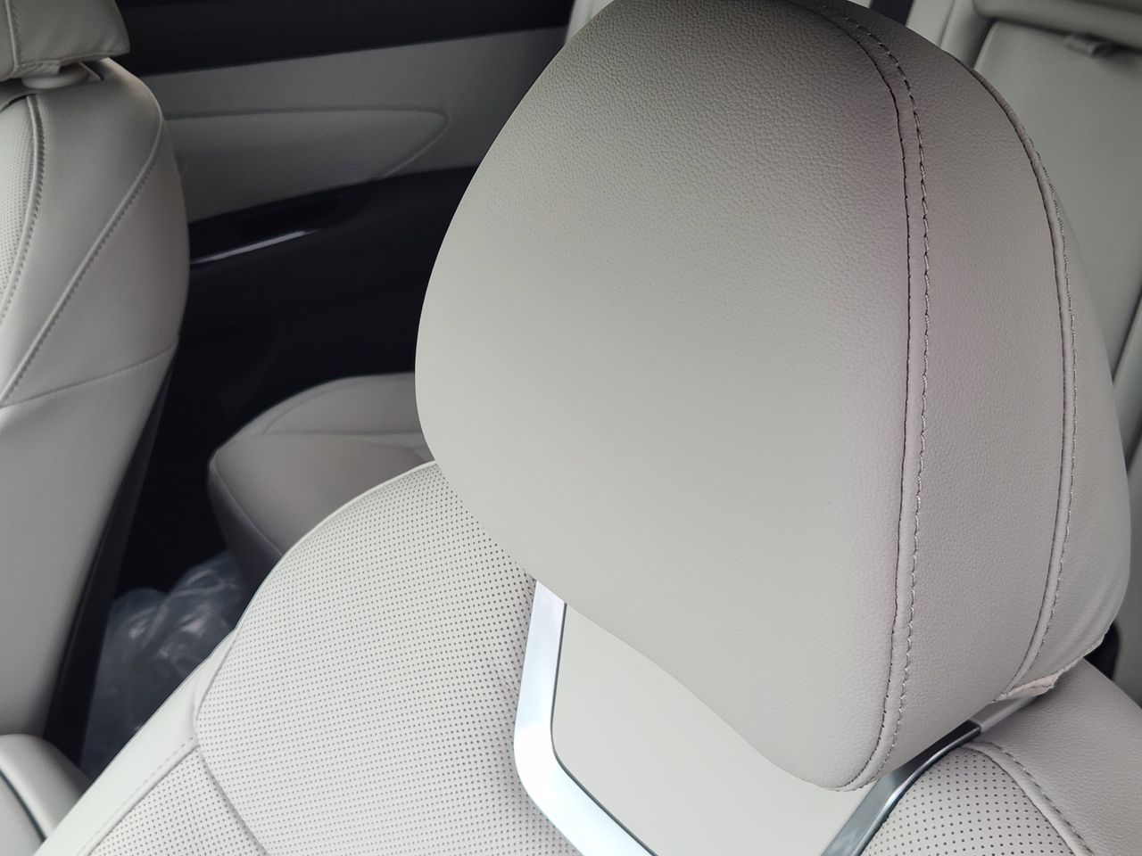 New 2026 W6H White Hyundai Limited FWD image 11