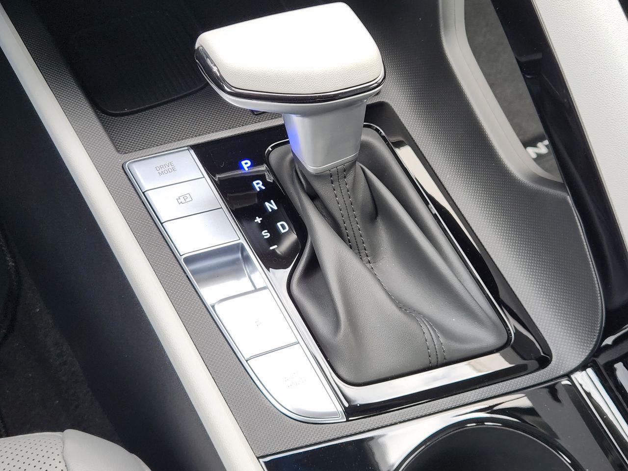 New 2026 W6H White Hyundai Limited image 19