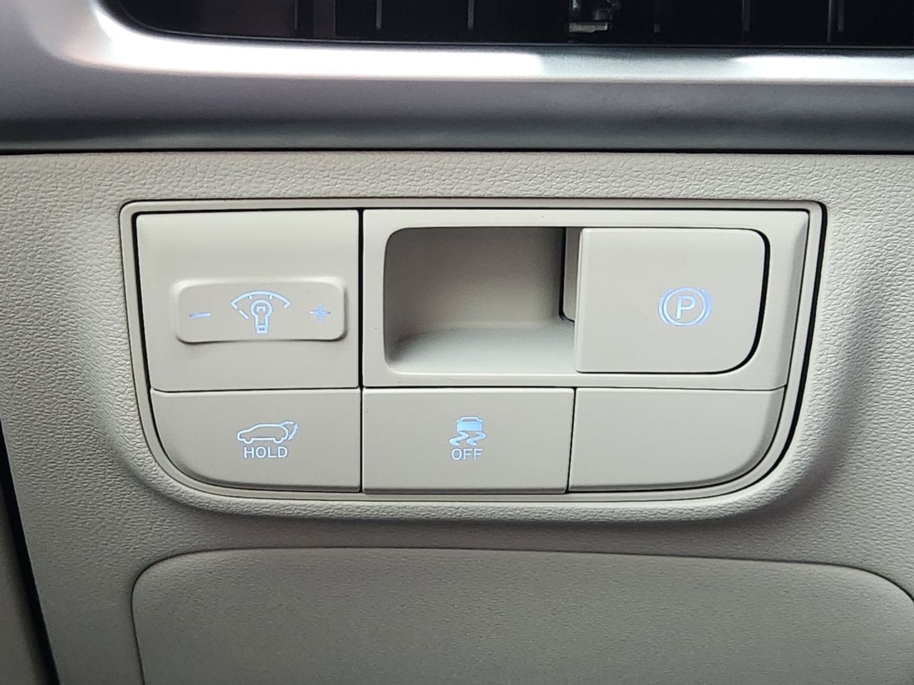 New 2026 W6H White Hyundai Limited FWD image 21