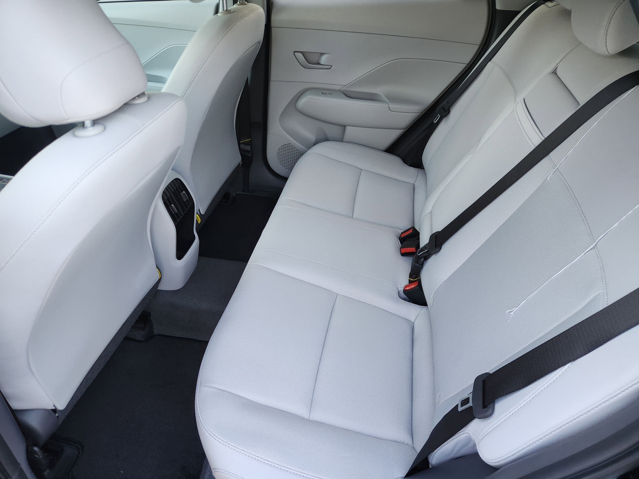 New 2026 A2B Black Hyundai SEL Sport FWD image 29