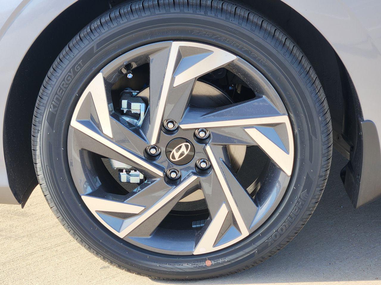 New 2026 M6T Hyundai Limited image 7