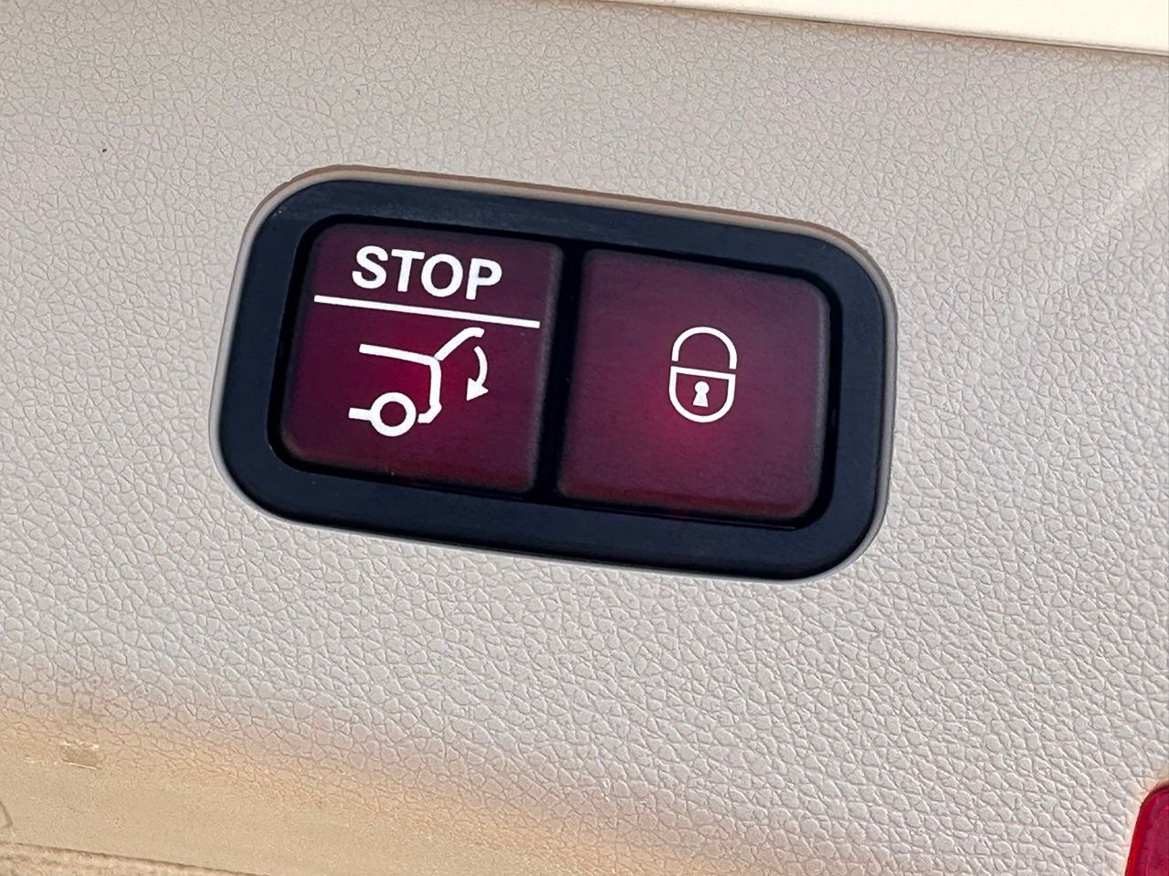 Used 2014 Polar White Mercedes-Benz E 350 4matic® image 16