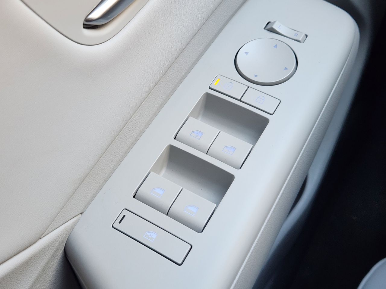 New 2026 A2B Black Hyundai Limited FWD image 21