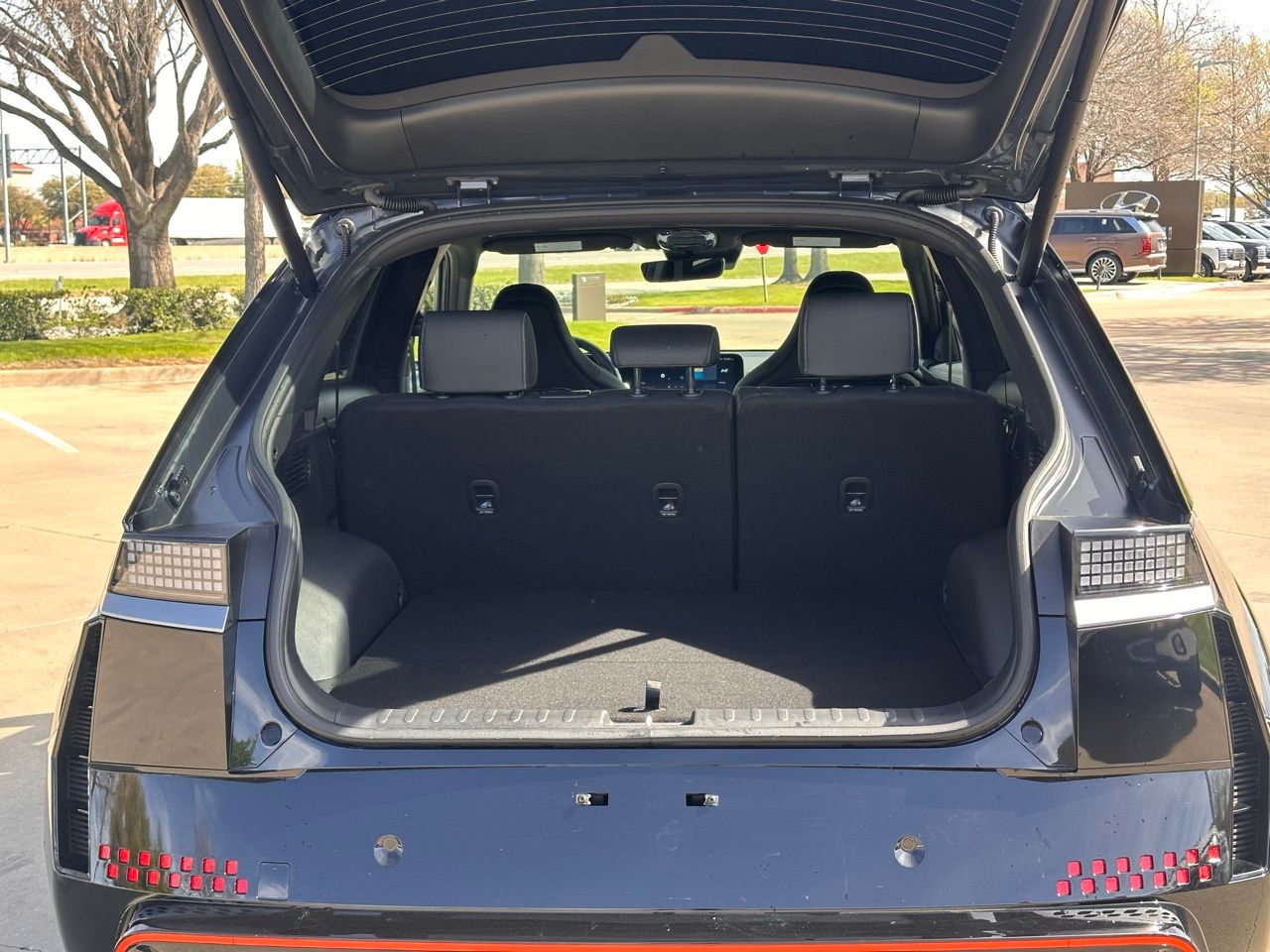 Used 2025 Abyss Black Hyundai Base image 14