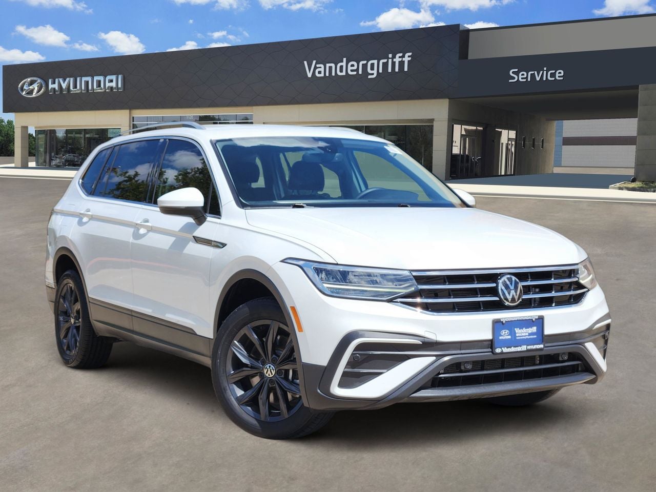 Pure White 2024 Volkswagen Tiguan SUV / Crossover Front-Wheel Drive 8-Speed Automatic
