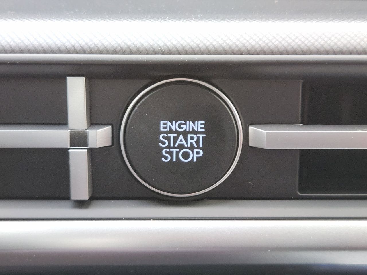 New 2026 W6H White Hyundai SEL image 18