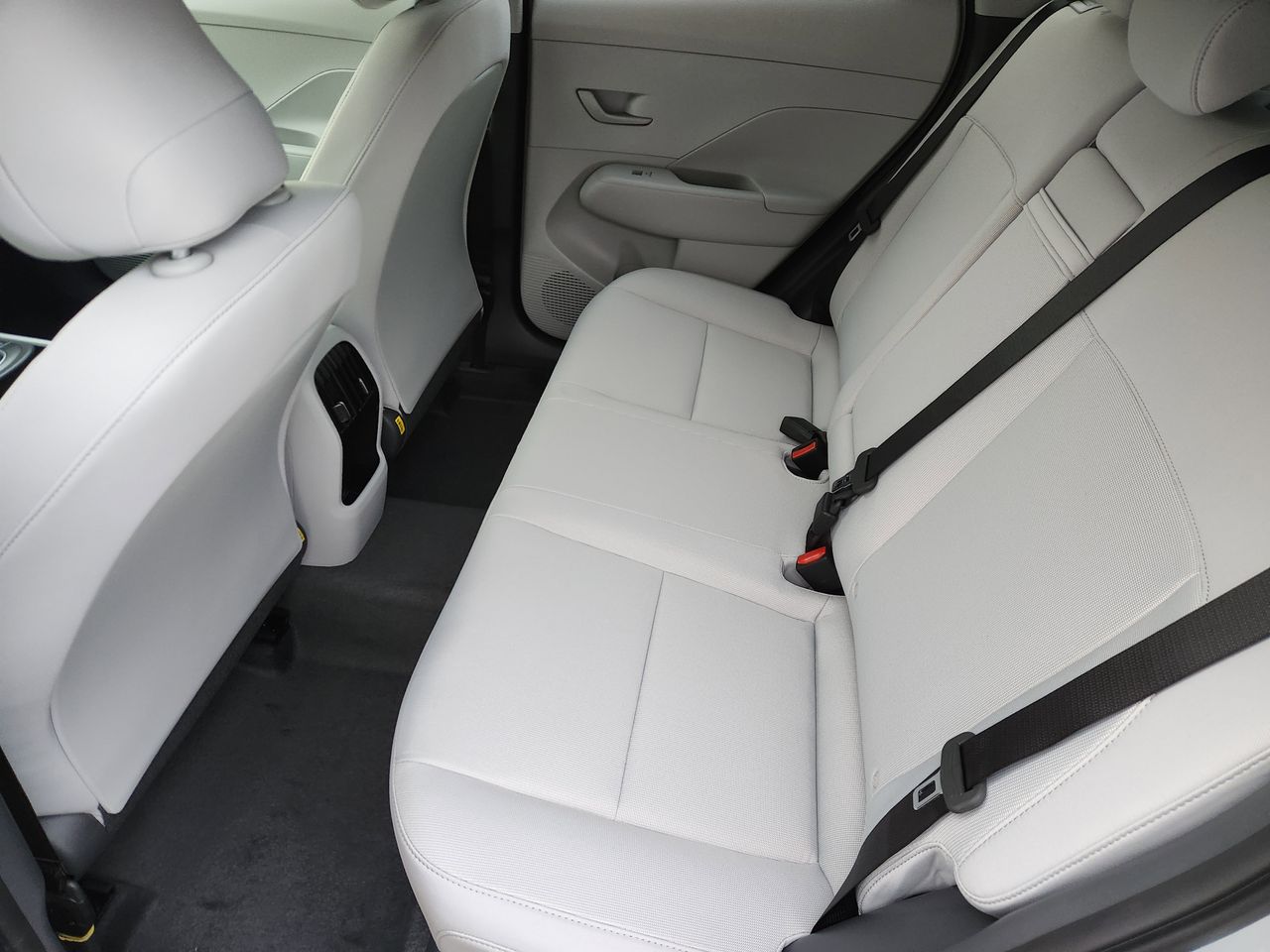 New 2026 C5G Gray Hyundai SEL Sport FWD image 29