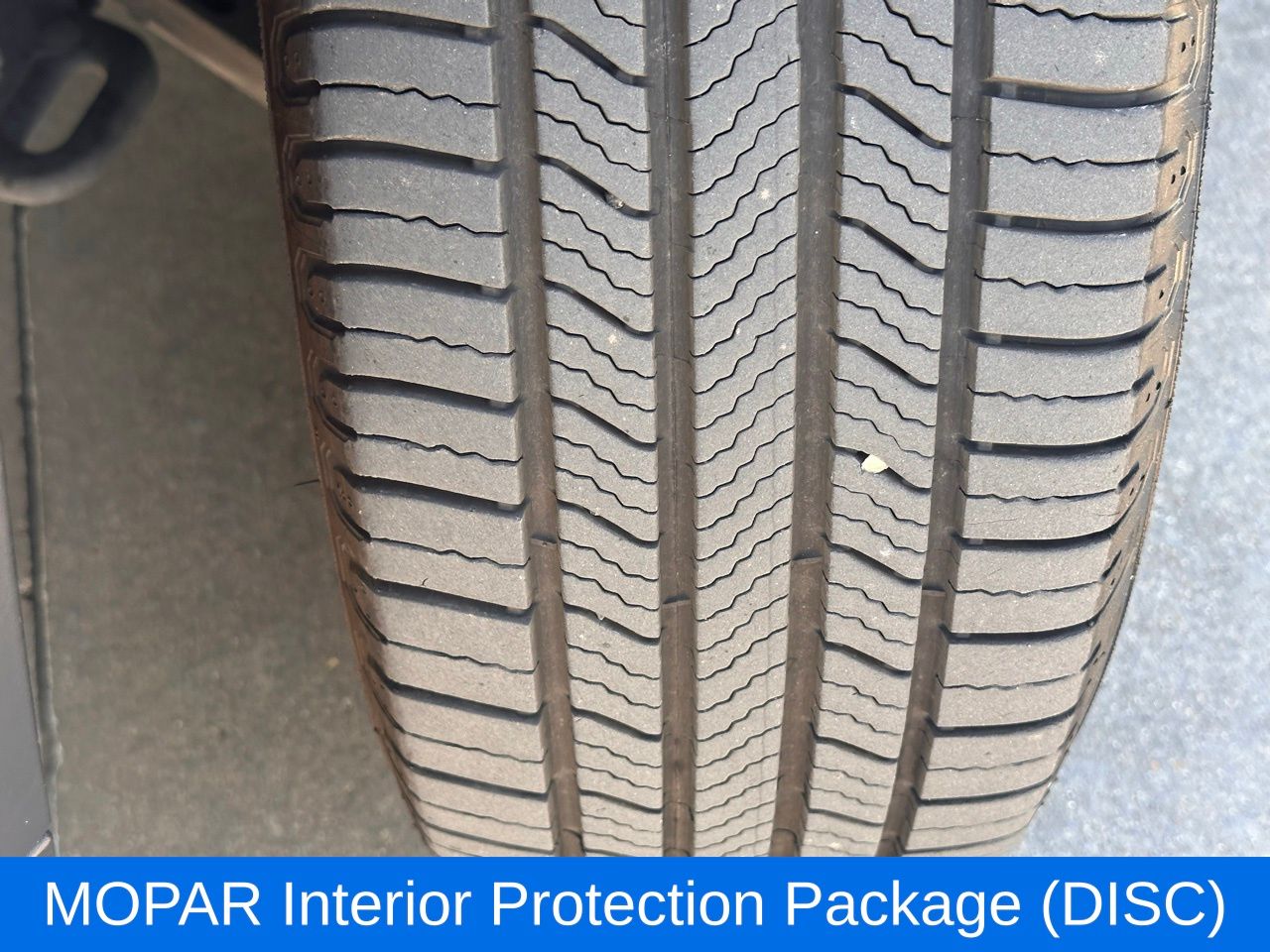 Used 2020 Bright White Jeep Limited image 3