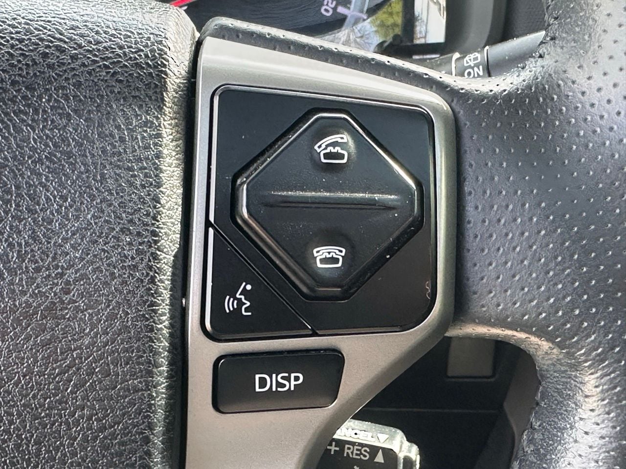 Used 2018 Magnetic Gray Toyota SR5 Premium image 33