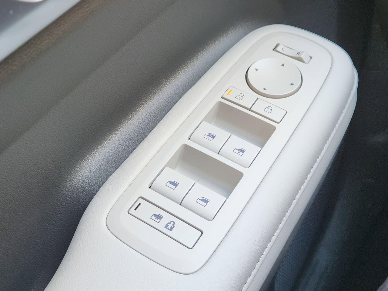 New 2026 S3B Black Hyundai SEL FWD image 20