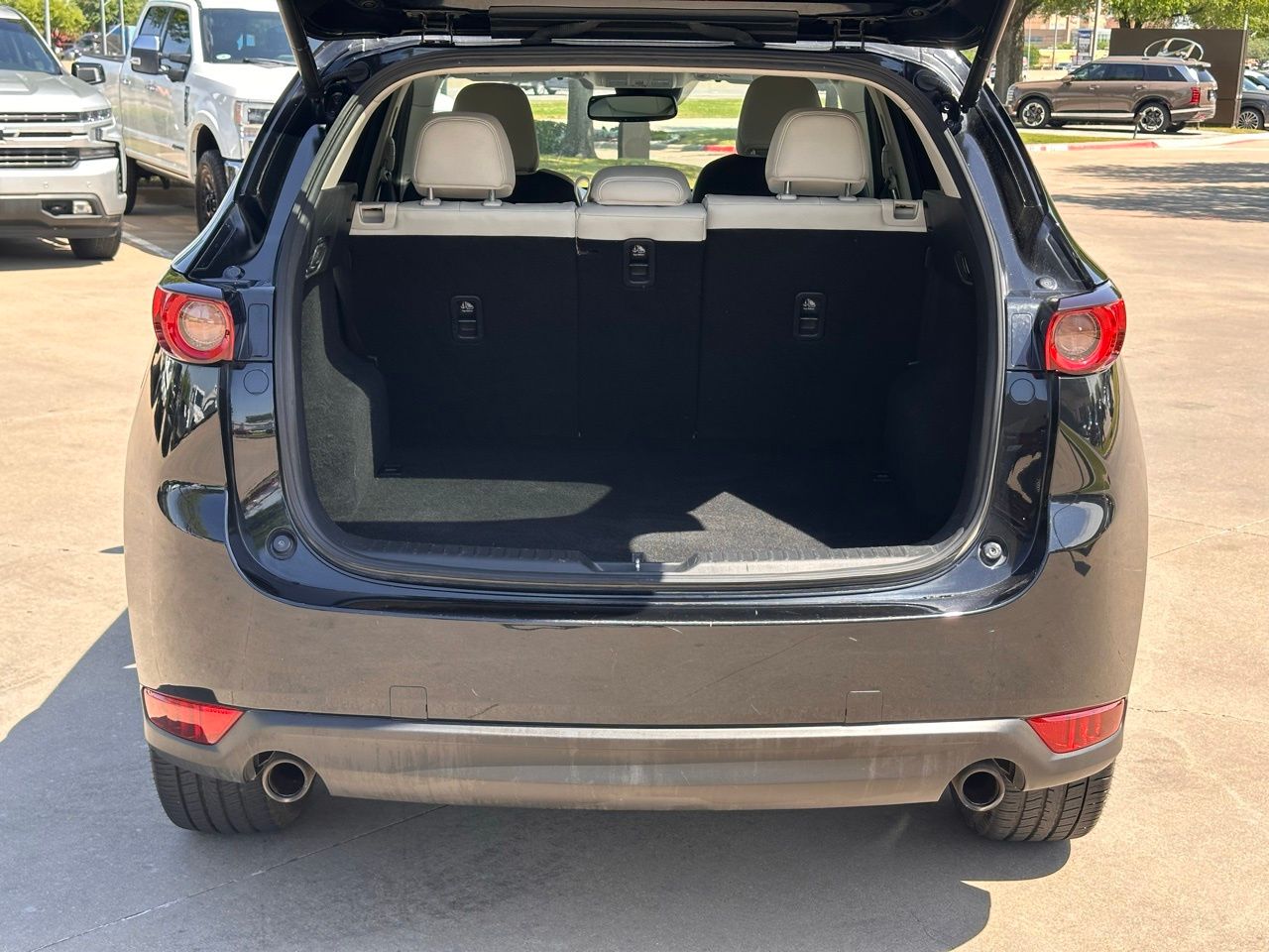 Used 2018 Jet Black Mica Mazda Grand Touring image 13