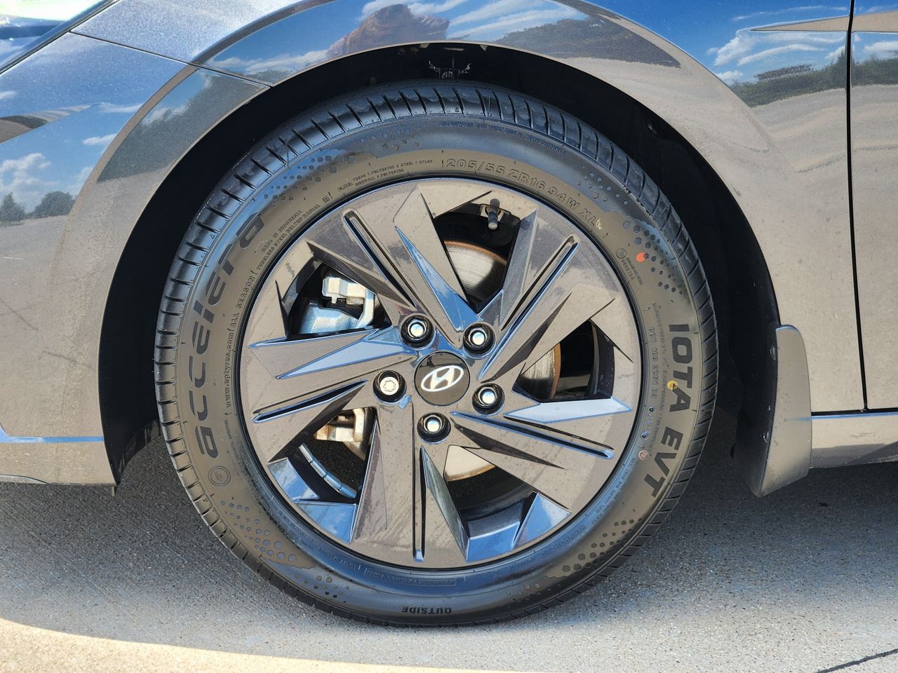 Used 2023 Portofino Gray Hyundai SEL image 9