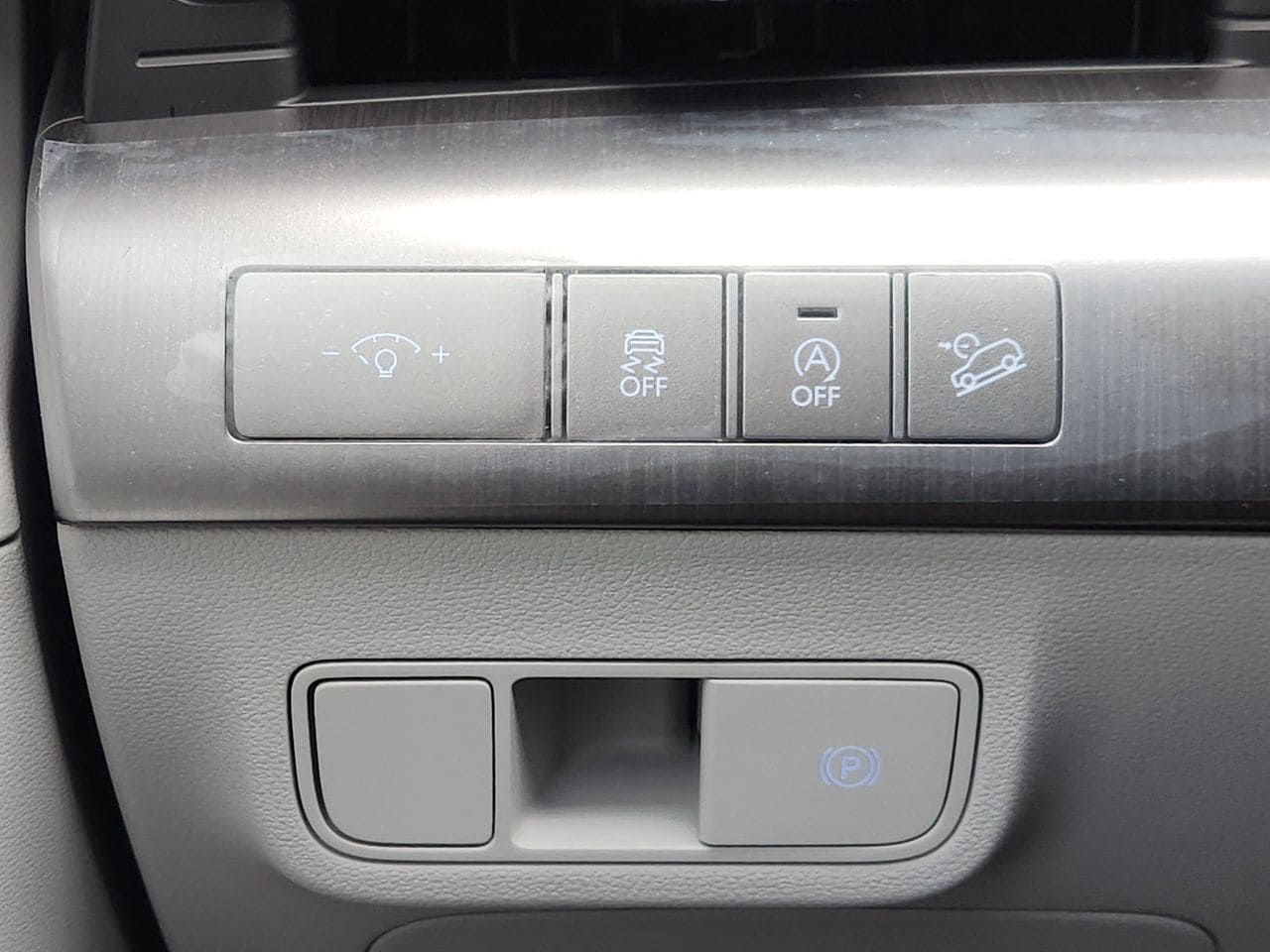 New 2026 SAW White Hyundai SE FWD image 20