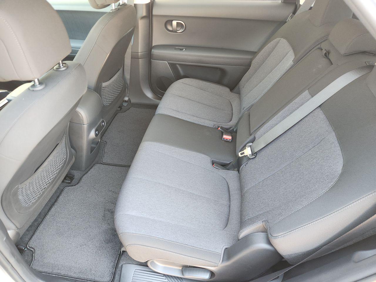 New 2027 Cyber Gray Hyundai SE image 28