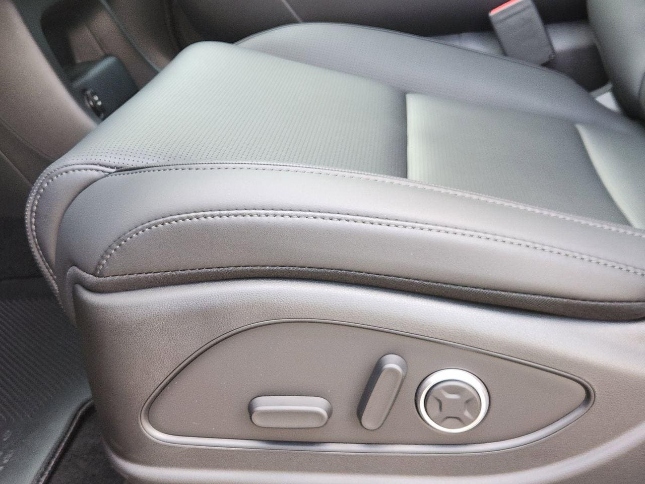 New 2026 Abyss Black Pearl Hyundai SEL Premium 7P image 24
