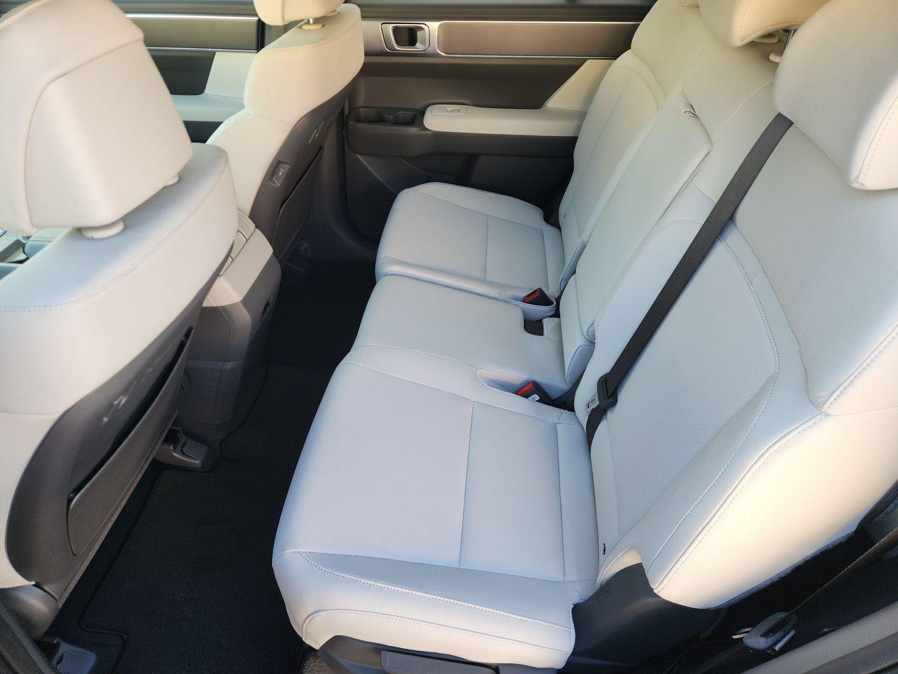 New 2027 Ecotronic Gray Hyundai SE FWD image 28