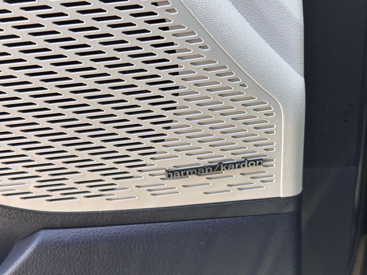 Used 2025 Steel Graphite Hyundai Limited image 32