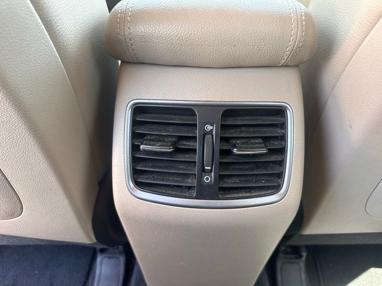 Used 2017 White Hyundai Sport image 15