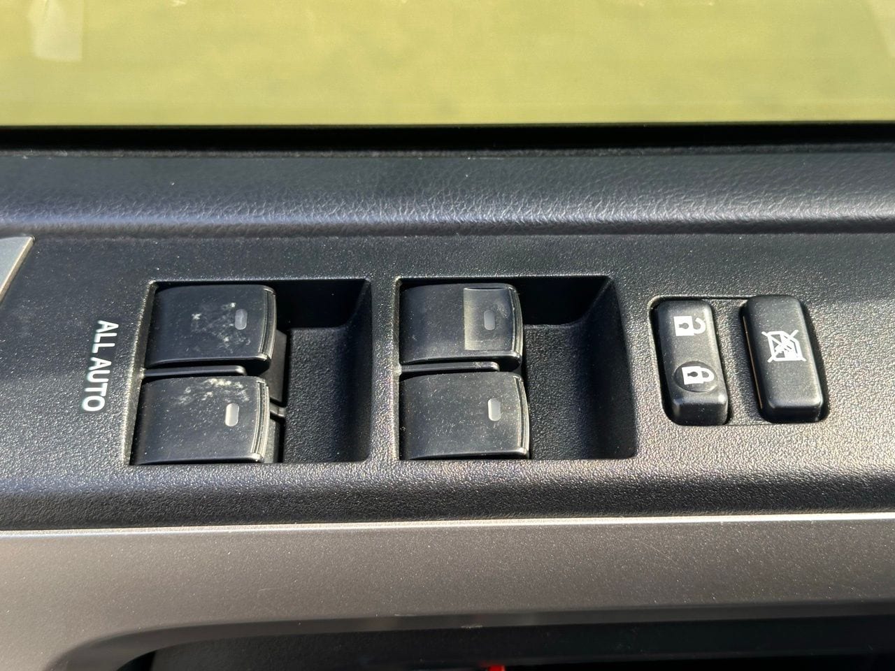 Used 2018 Magnetic Gray Toyota SR5 Premium image 27