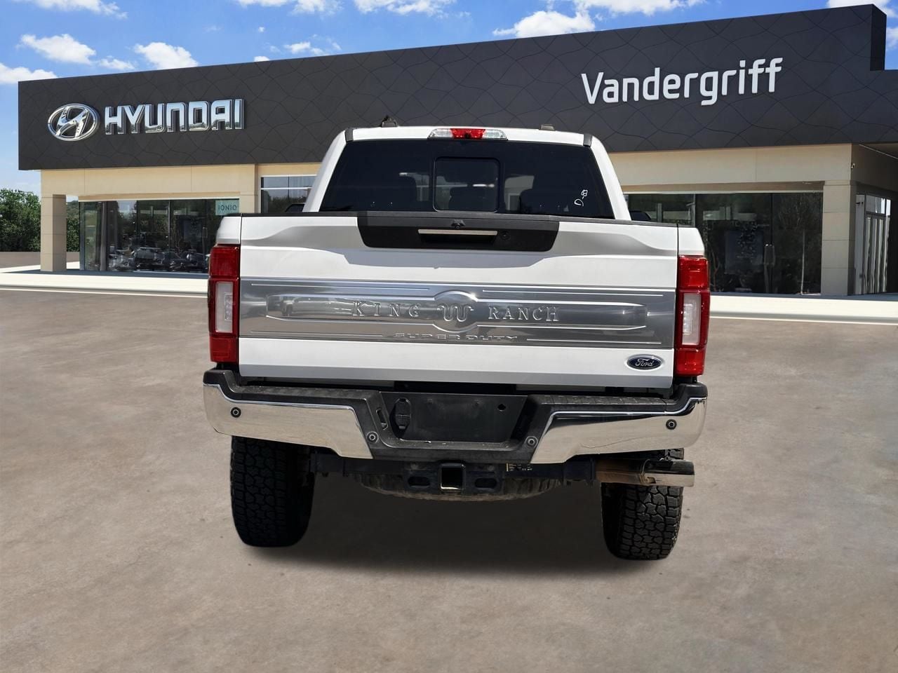Used 2022 Oxford White Ford King Ranch image 13