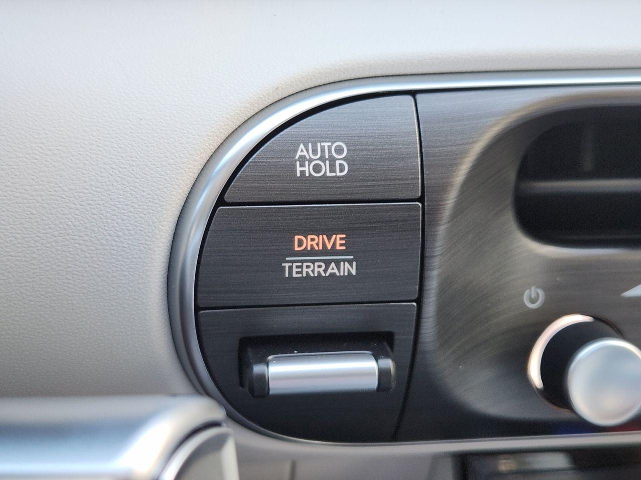 New 2026 Creamy White Pearl Hyundai SEL Premium 7P image 17