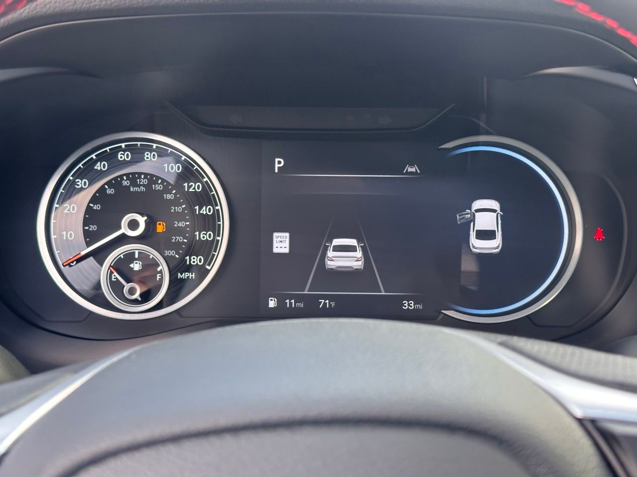 Used 2026 Alta White Genesis 3.3T Sport Prestige image 32