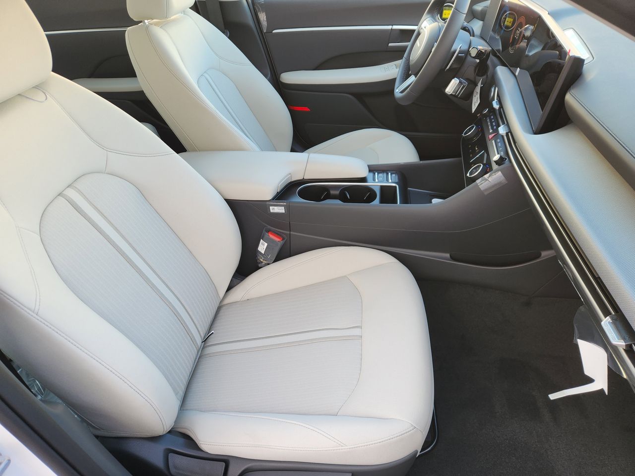 New 2026 W6H White Hyundai SEL Sport image 11