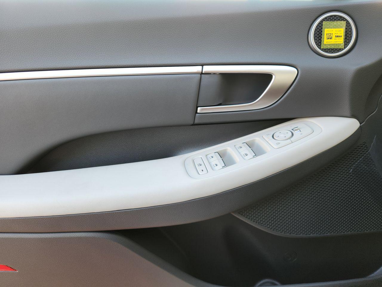 New 2026 Aero Silver Hyundai SEL Sport image 23