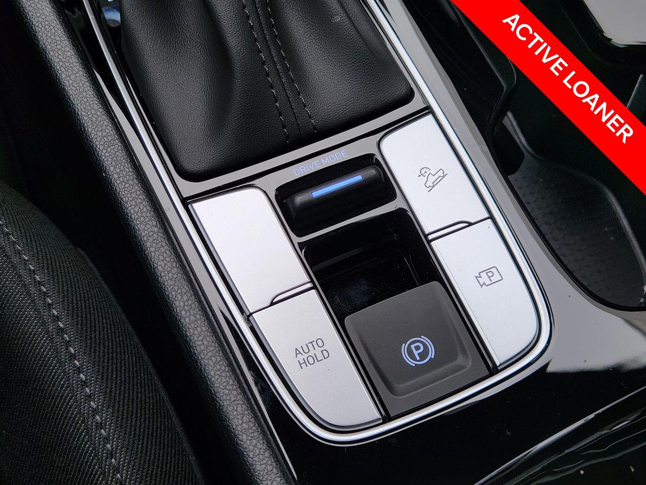 New 2026 SAW White Hyundai SE FWD image 20