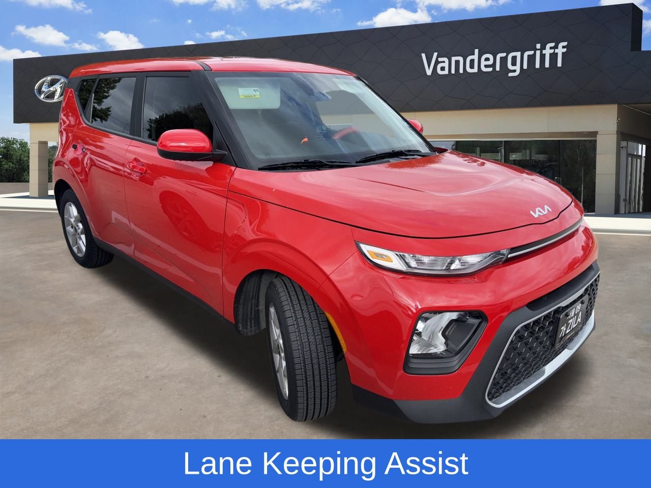 2022 Kia Soul LX photo 2