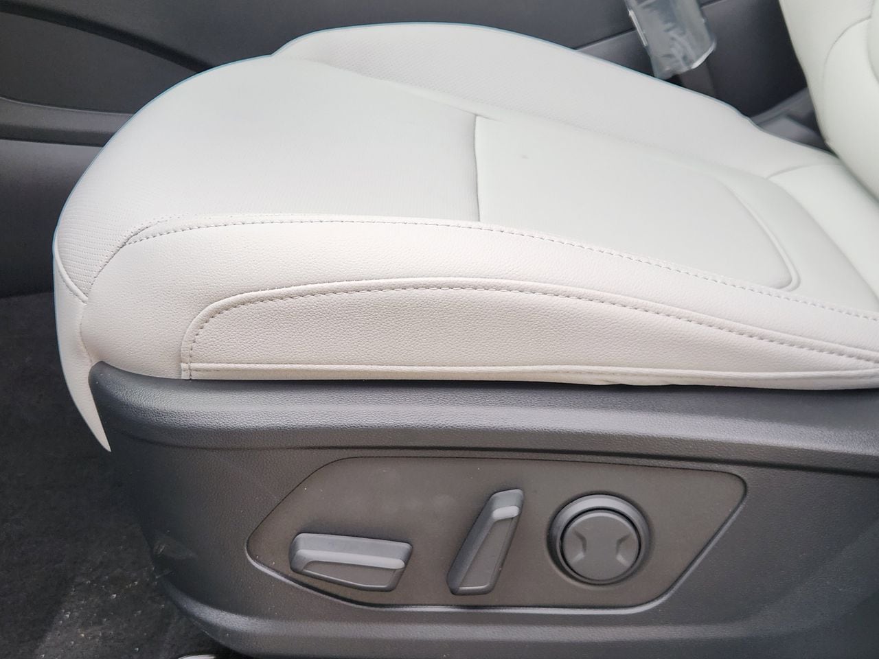 New 2026 NT2 Gray Hyundai SEL Activity FWD image 23