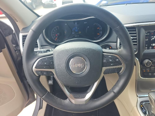 Used 2019 Billet Silver Jeep Laredo E image 13