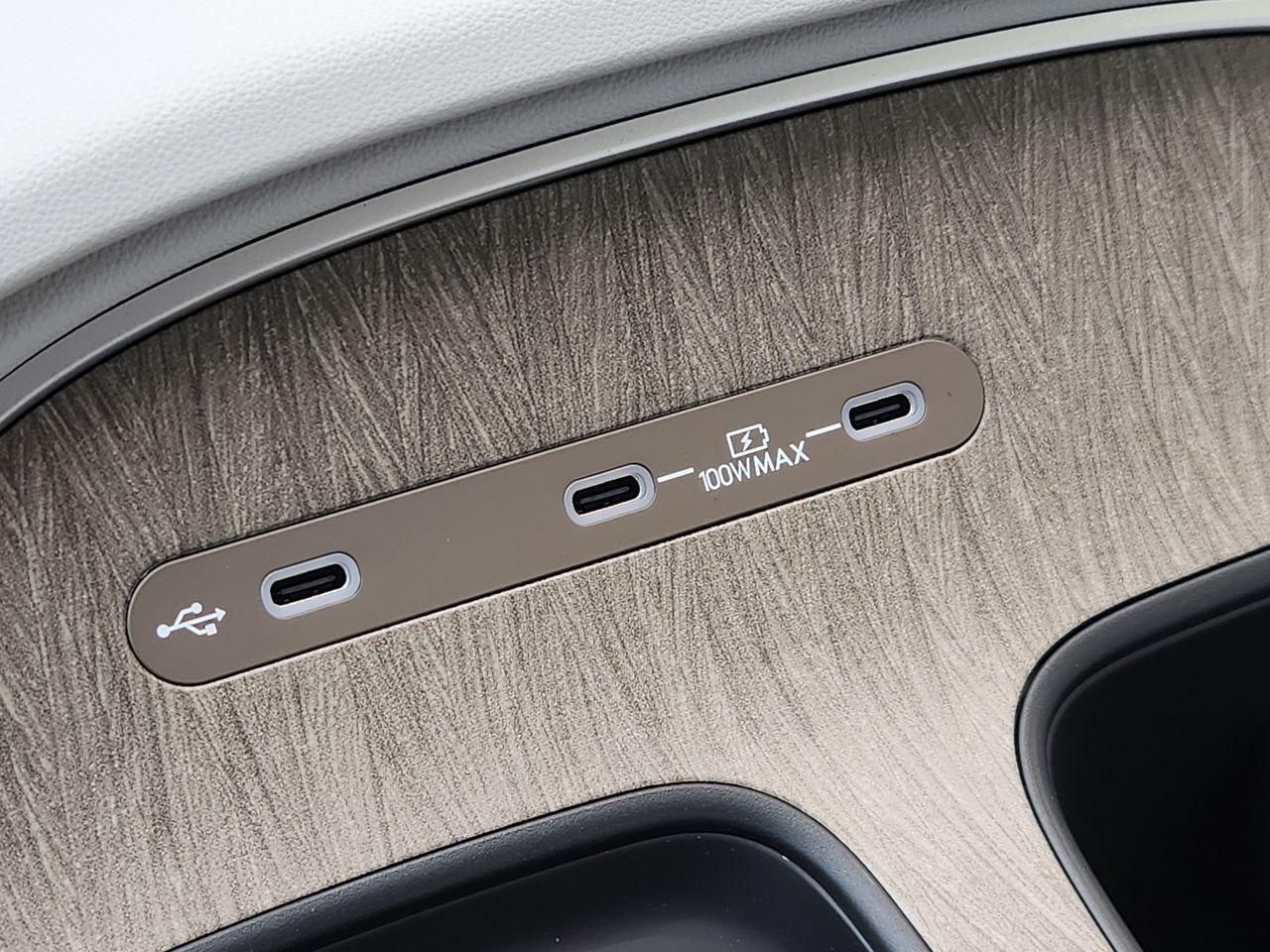 New 2027 Creamy White Pearl Hyundai SEL FWD image 18