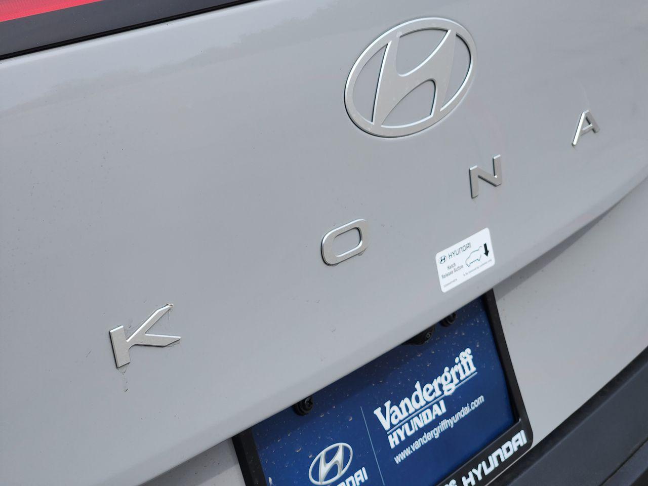 New 2026 C5G Gray Hyundai SEL Sport FWD image 8