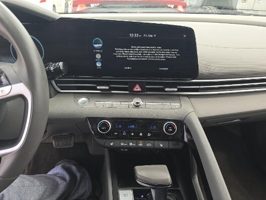 Used 2023 Quartz White Hyundai SEL image 14