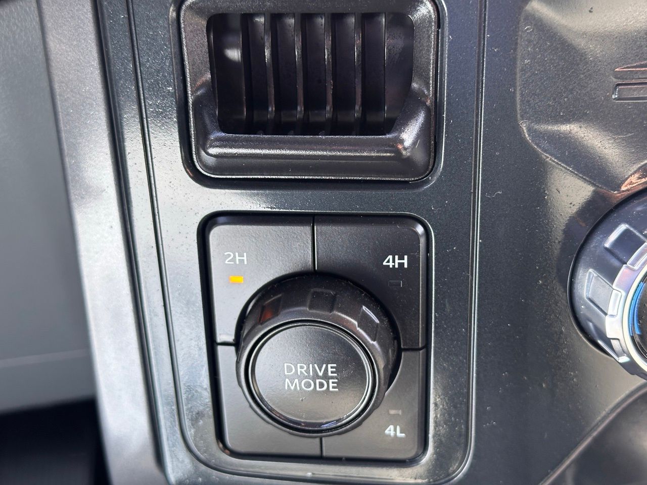 Used 2025 Harbor Gray Metallic Ford XLT image 32