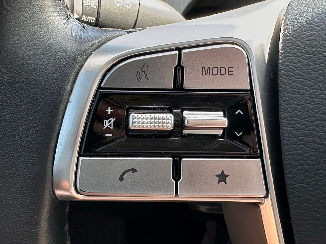 Used 2025 Ebony Black Kia EX image 29