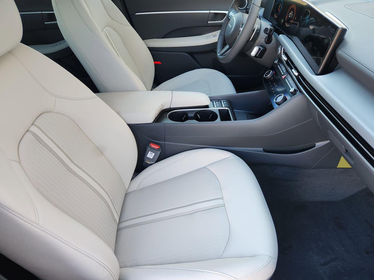 New 2026 Abyss Black Hyundai SEL Sport image 11