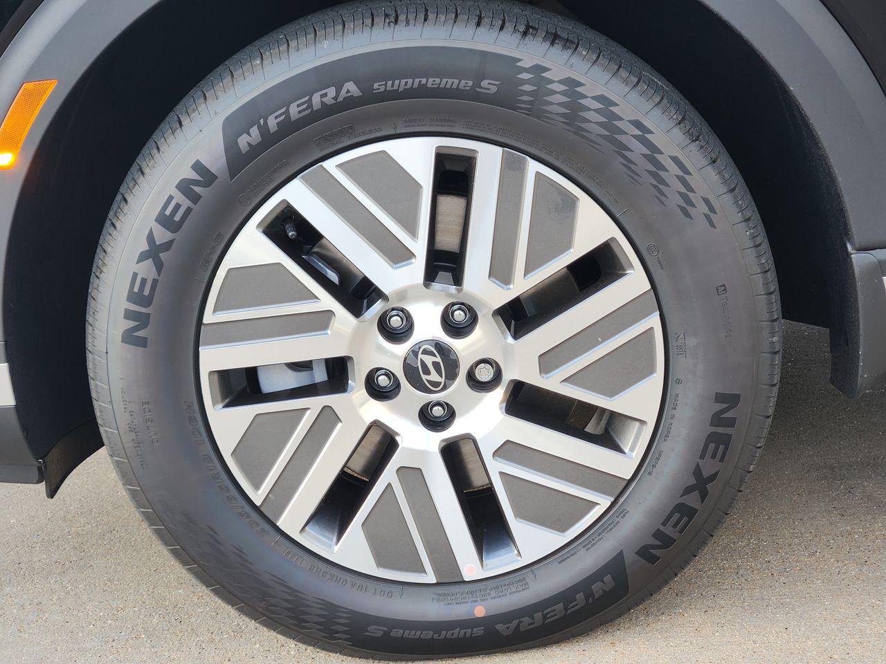 New 2026 Abyss Black Pearl Hyundai SEL Premium 7P image 7
