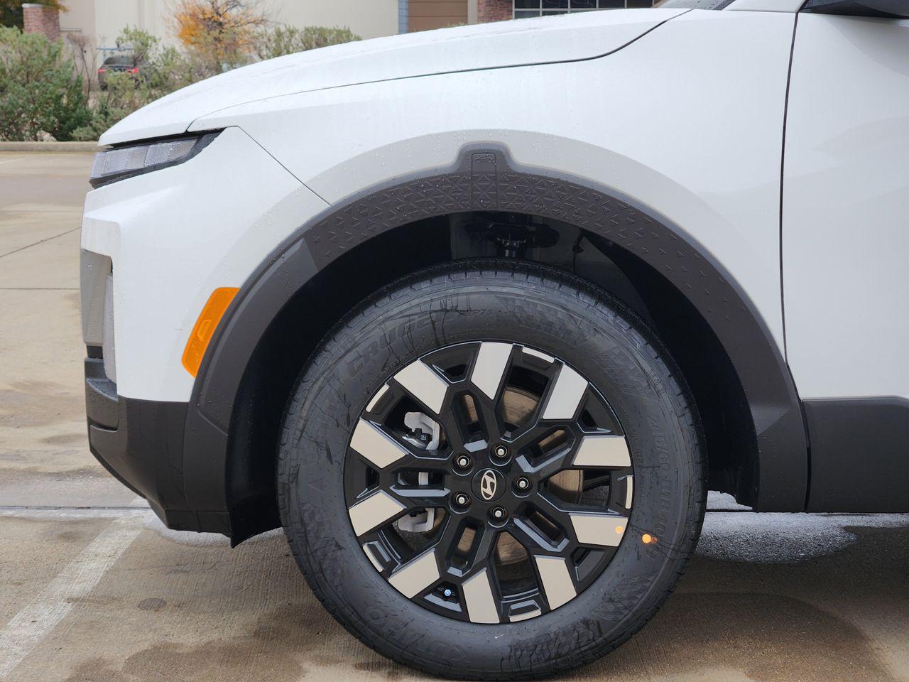 New 2026 SAW White Hyundai SEL FWD image 5