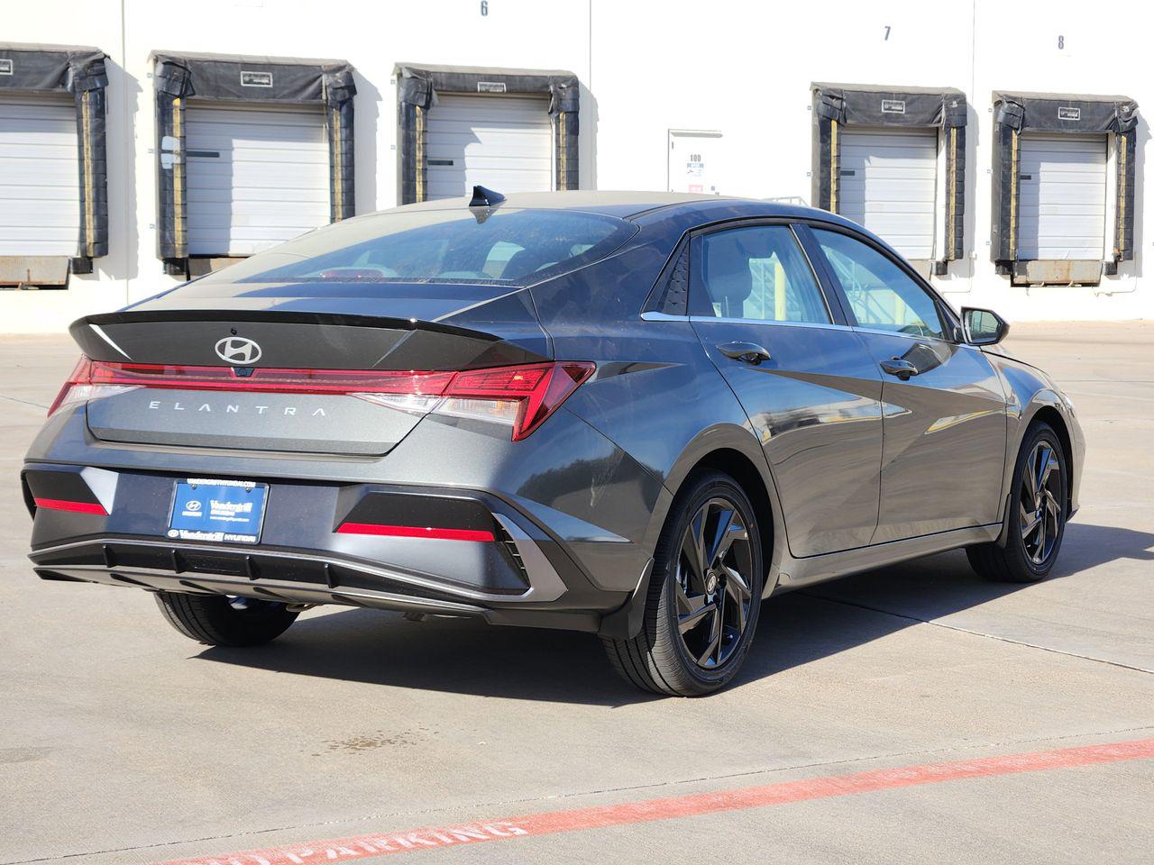 New 2026 A5G Gray Hyundai SEL Sport Premium image 4