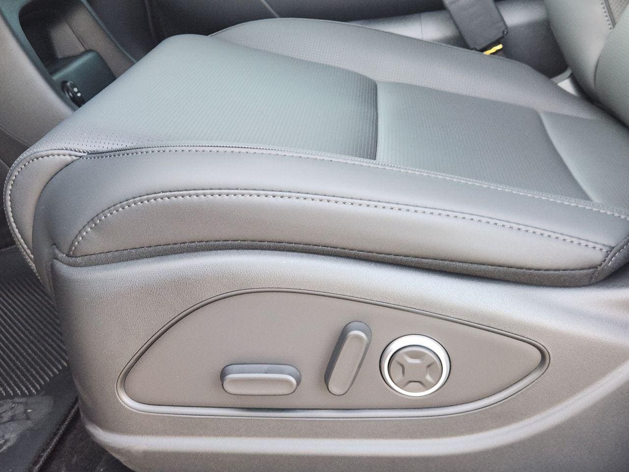 New 2026 Creamy White Pearl Hyundai SEL Premium 7P image 24
