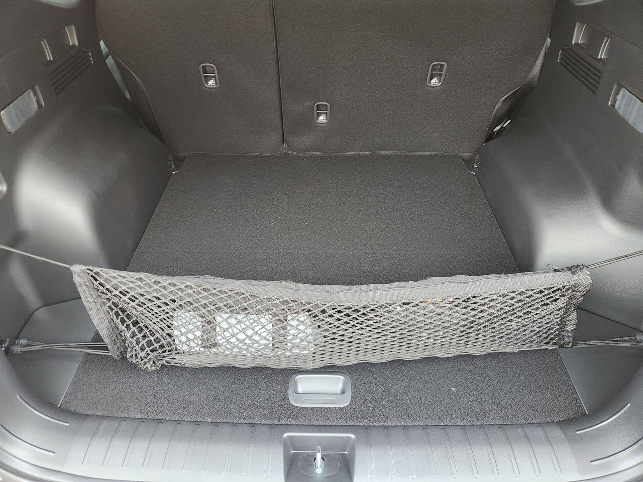 New 2026 W6H White Hyundai SEL FWD image 30