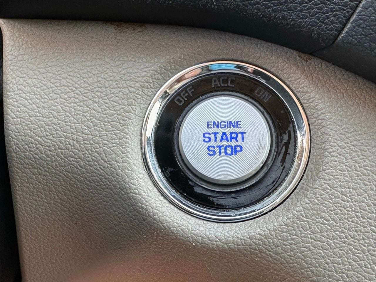 Used 2017 White Hyundai Sport image 27