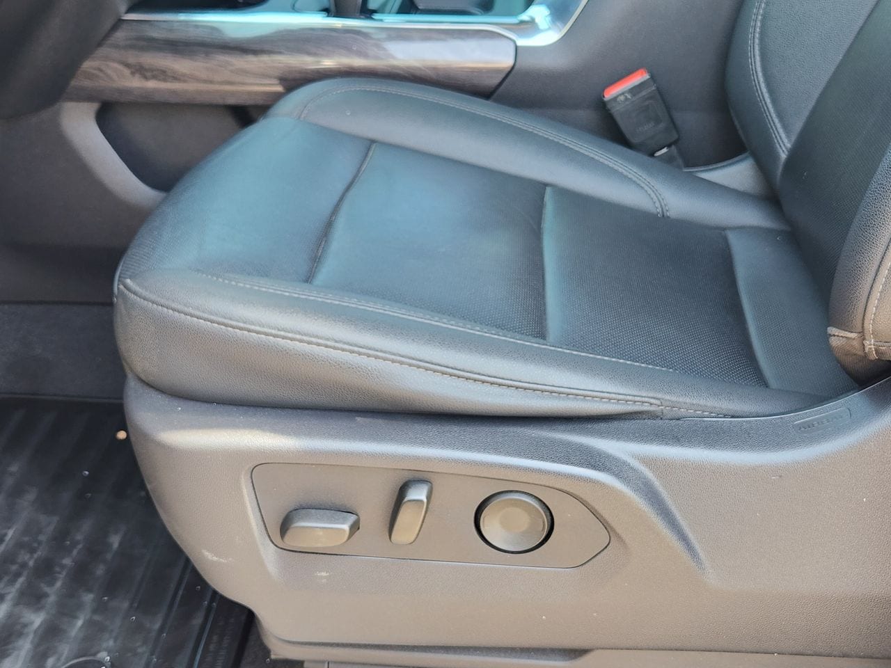 Used 2024 Black Chevrolet LTZ image 22